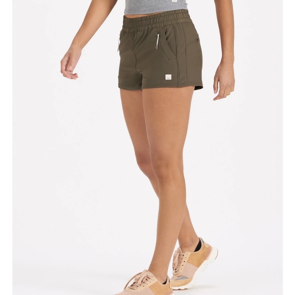 Vuori Pants - Vuori Dash Shorts NWT